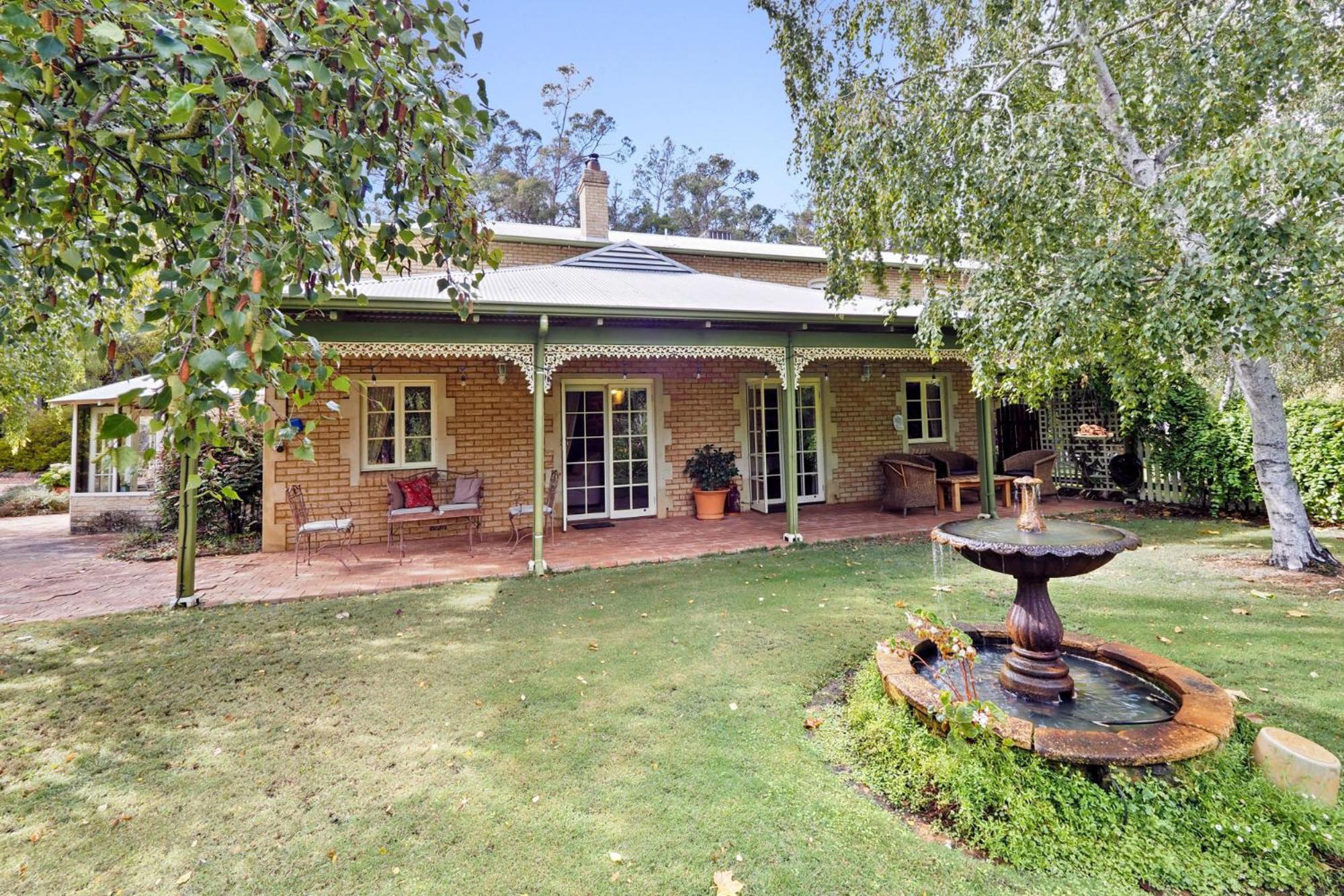 Holberry House Bed & Breakfast 4*