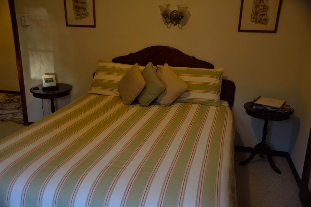 Bed & Breakfast Holberry House