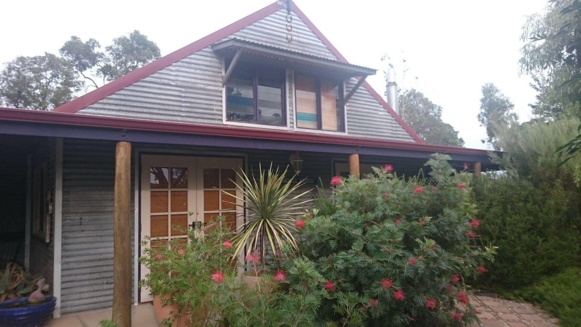 Bed & Breakfast Holberry House